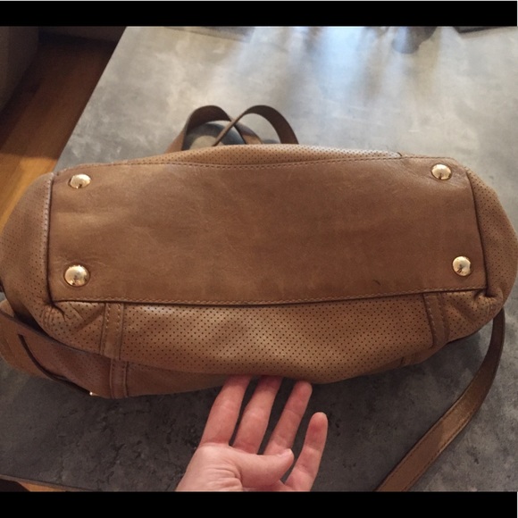 Michael Kors Gansevoort Leather Tote/Crossbody - Picture 4 of 10